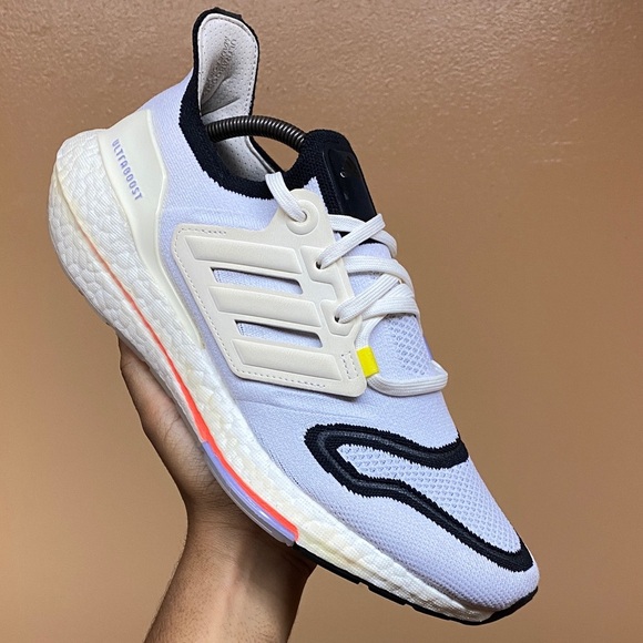 Adidas UltraBoost 22 “White Black Solar Red” Running Sneakers 11.5 Women 10 Men - Picture 8 of 16